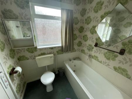 3 bedroom Terraced House for sale in Lytton Road, Clarendon Park, Leicester