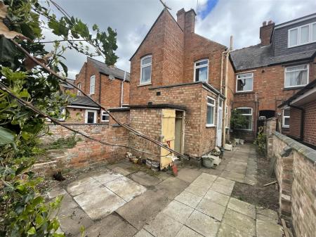3 bedroom Terraced House for sale in Lytton Road, Clarendon Park, Leicester