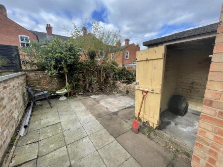 3 bedroom Terraced House for sale in Lytton Road, Clarendon Park, Leicester