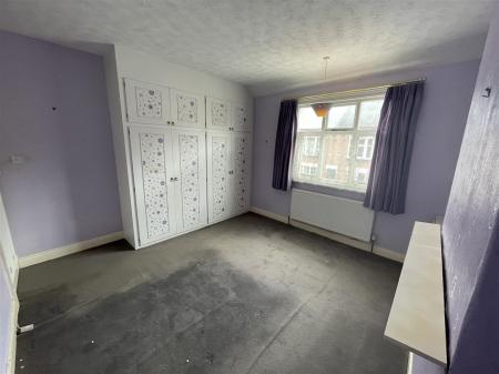 3 bedroom Terraced House for sale in Lytton Road, Clarendon Park, Leicester