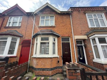 3 bedroom Terraced House for sale in Lytton Road, Clarendon Park, Leicester