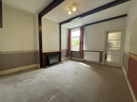 3 bedroom Terraced House for sale in Lytton Road, Clarendon Park, Leicester