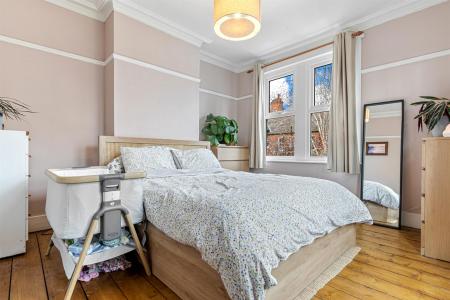 2 bedroom End of terrace house for sale in West Avenue, Clarendon Park