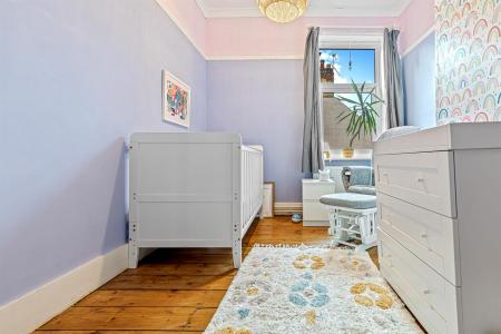 2 bedroom End of terrace house for sale in West Avenue, Clarendon Park