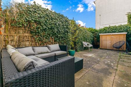 2 bedroom End of terrace house for sale in West Avenue, Clarendon Park