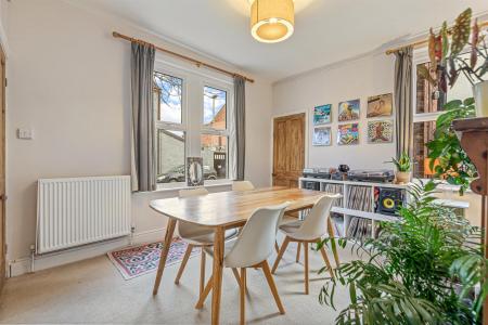 2 bedroom End of terrace house for sale in West Avenue, Clarendon Park