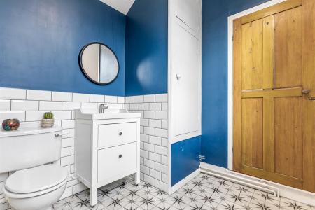 2 bedroom End of terrace house for sale in West Avenue, Clarendon Park