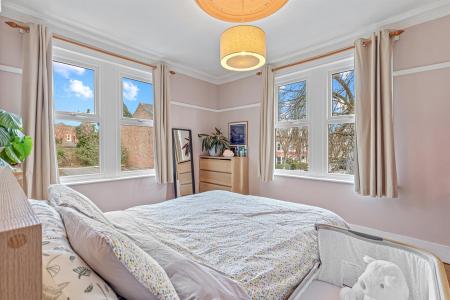2 bedroom End of terrace house for sale in West Avenue, Clarendon Park