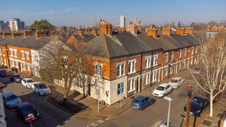 2 bedroom End of terrace house for sale in West Avenue, Clarendon Park