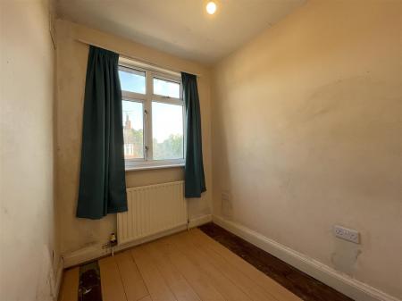 3 bedroom Semi-detached house for sale in Cairnsford Road, Leicester