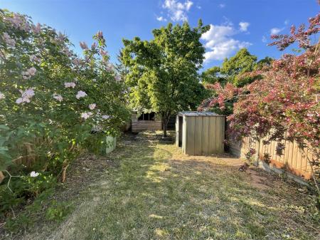 3 bedroom Semi-detached house for sale in Cairnsford Road, Leicester