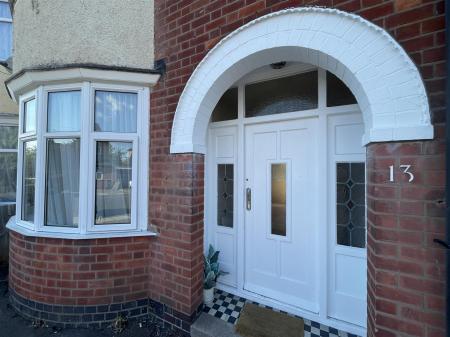 3 bedroom Semi-detached house for sale in Cairnsford Road, Leicester