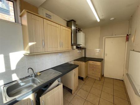 3 bedroom Semi-detached house for sale in Cairnsford Road, Leicester