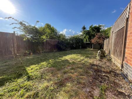 3 bedroom Semi-detached house for sale in Cairnsford Road, Leicester