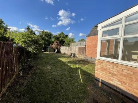 3 bedroom Semi-detached house for sale in Cairnsford Road, Leicester
