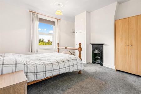 3 bedroom Semi-detached house for sale in Heather Road, Leicester