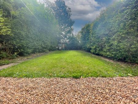 3 bedroom Semi-detached house for sale in Heather Road, Leicester