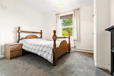 3 bedroom Semi-detached house for sale in Heather Road, Leicester