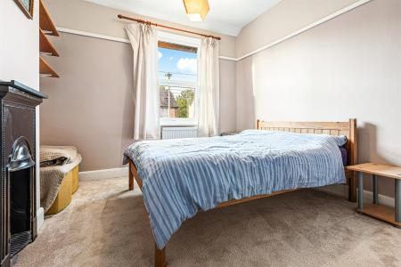 3 bedroom Semi-detached house for sale in Heather Road, Leicester