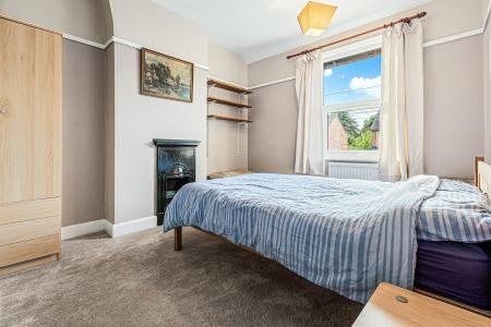 3 bedroom Semi-detached house for sale in Heather Road, Leicester