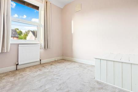 3 bedroom Semi-detached house for sale in Heather Road, Leicester