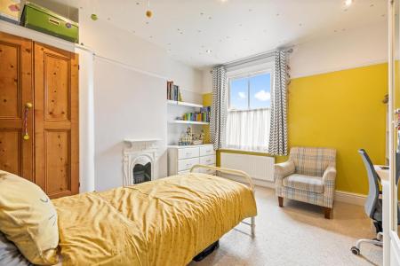 3 bedroom Terraced House for sale in Upperton Road, Leicester