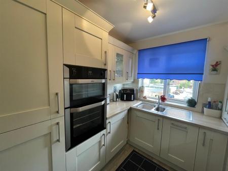 3 bedroom Flat for sale in Dukes Drive, Leicester