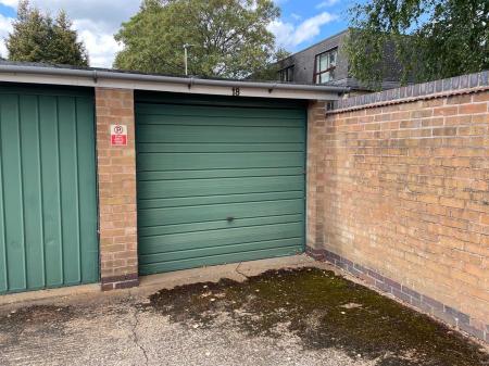 3 bedroom Flat for sale in Dukes Drive, Leicester
