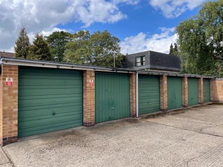3 bedroom Flat for sale in Dukes Drive, Leicester