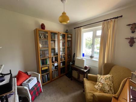 3 bedroom Flat for sale in Dukes Drive, Leicester