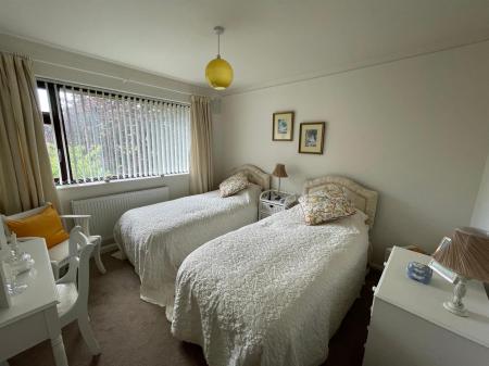 3 bedroom Flat for sale in Dukes Drive, Leicester