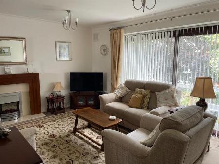 3 bedroom Flat for sale in Dukes Drive, Leicester