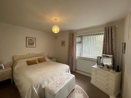 3 bedroom Flat for sale in Dukes Drive, Leicester
