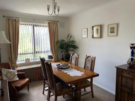 3 bedroom Flat for sale in Dukes Drive, Leicester