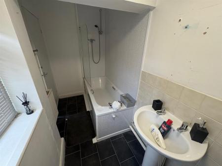 3 bedroom Block of Apartments for sale in Sweetbriar Road, West End, Leicester