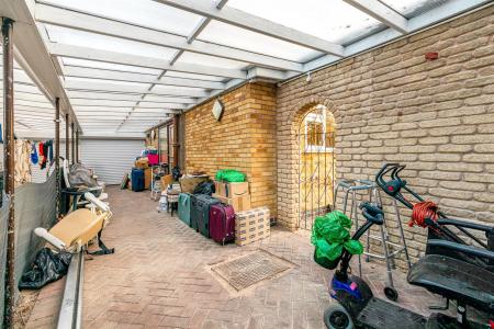 3 bedroom Semi-detached house for sale in Dorset Avenue, Wigston