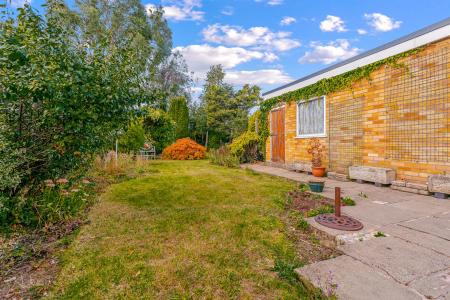 3 bedroom Semi-detached house for sale in Dorset Avenue, Wigston