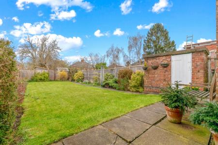 3 bedroom Semi-detached house for sale in Milford Road, Leicester