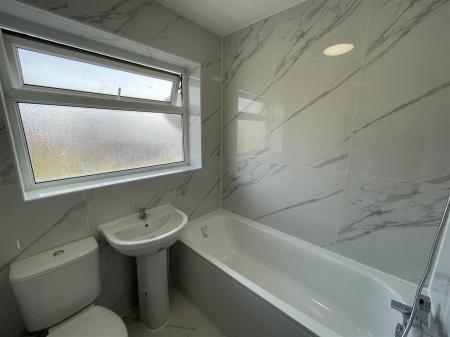 4 bedroom Semi-detached house for sale in Cleveleys Avenue, Leicester