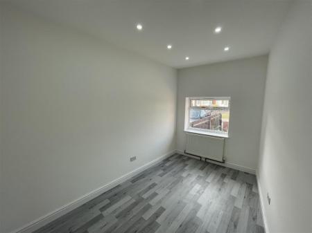 4 bedroom Semi-detached house for sale in Cleveleys Avenue, Leicester