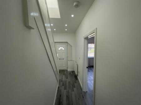 4 bedroom Semi-detached house for sale in Cleveleys Avenue, Leicester