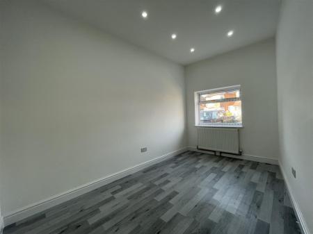 4 bedroom Semi-detached house for sale in Cleveleys Avenue, Leicester