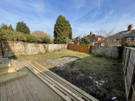 4 bedroom Semi-detached house for sale in Cleveleys Avenue, Leicester