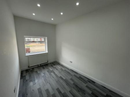 4 bedroom Semi-detached house for sale in Cleveleys Avenue, Leicester