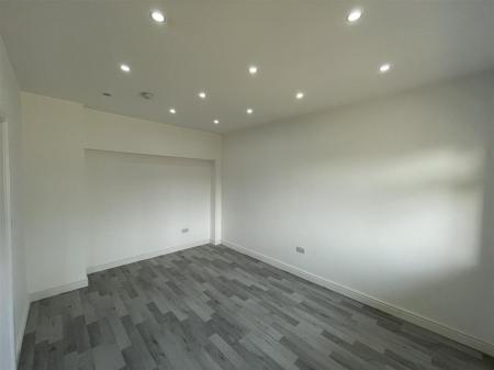 4 bedroom Semi-detached house for sale in Cleveleys Avenue, Leicester