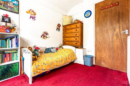 3 bedroom Semi-detached house for sale in Knighton Lane East, Leicester