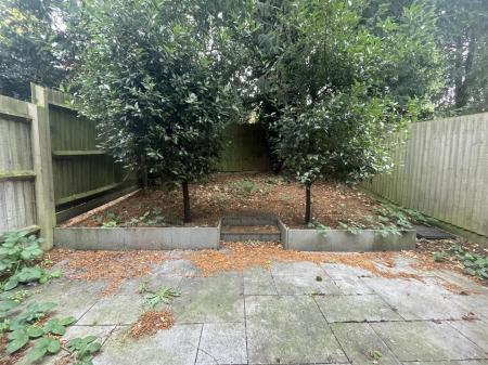 3 bedroom Semi-detached house for sale in Barradale Court, Stoneygate