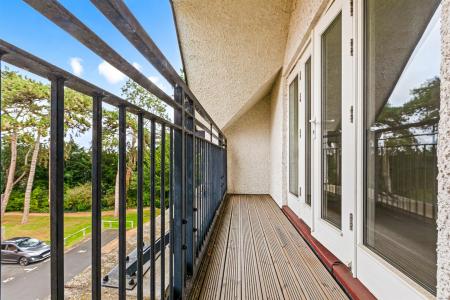 3 bedroom Semi-detached house for sale in Barradale Court, Stoneygate