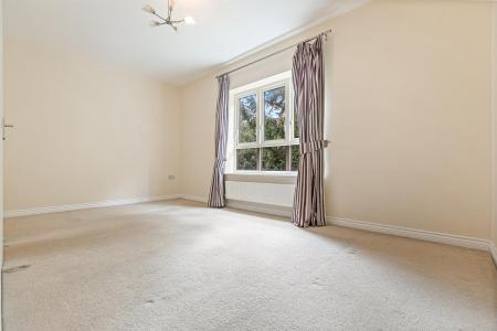 3 bedroom Semi-detached house for sale in Barradale Court, Stoneygate