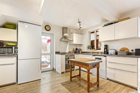 3 bedroom Detached house for sale in Carlton Drive, Wigston